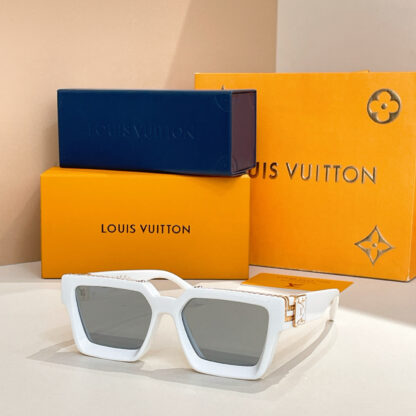 LOUIS VUITTON Fashion Sunglasses - Image 3