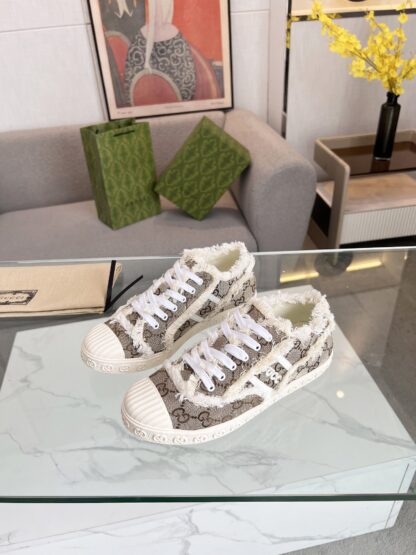 Gucci low-top casual sneakers - Image 3