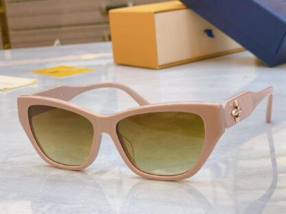 LOUIS VUITTON Fashion Sunglasses - Image 3
