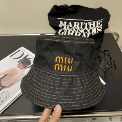 Miu Miu 3D embroidered bucket hat - Image 3