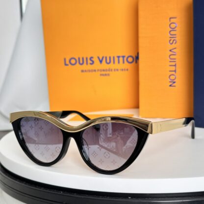 LOUIS VUITTON Fashion Sunglasses - Image 3
