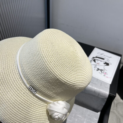 Miu Miu elegant raffia hat - Image 3