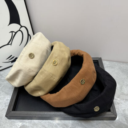 Miu Miu stylish versatile beret - Image 3