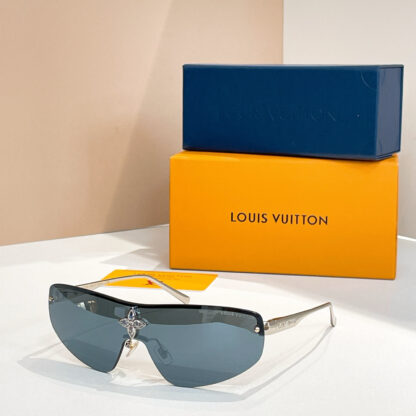 LOUIS VUITTON Fashion Sunglasses - Image 3