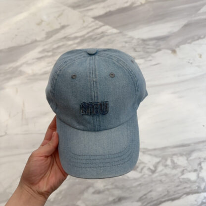 Miu Miu stylish embroidered lettering baseball cap - Image 3