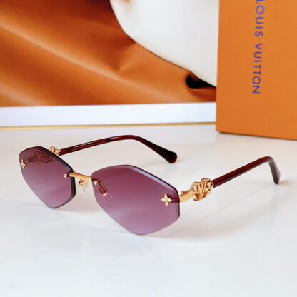 LOUIS VUITTON Fashion Sunglasses - Image 3