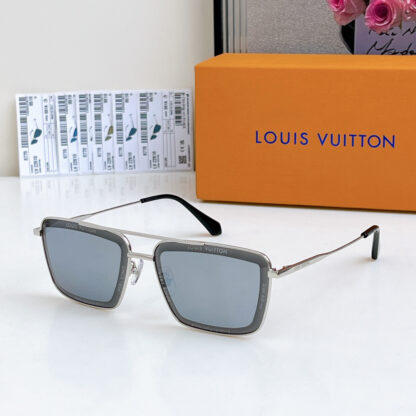 LOUIS VUITTON Fashion Sunglasses - Image 3