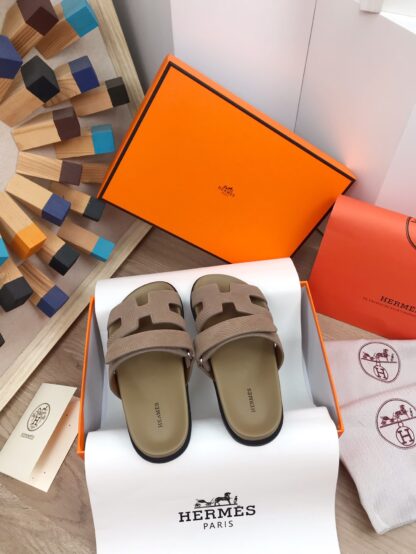 Hermès Spring/Summer new apricot brown comfortable slippers - Image 2