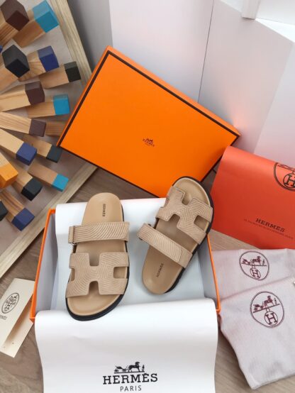 Hermès Spring/Summer New Apricot Comfort Slippers - Image 2