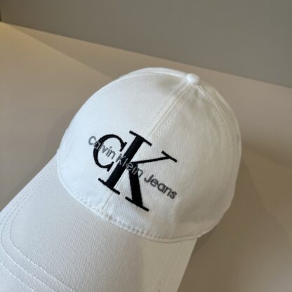 Calvin Kleinf stylish all-match baseball cap - Image 2
