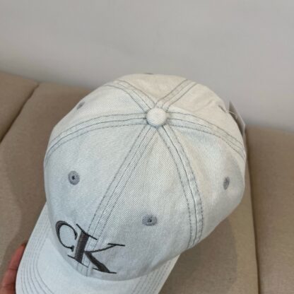 Calvin Kleinf stylish all-match baseball cap - Image 2