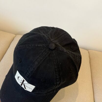 Calvin Kleinf stylish all-match baseball cap - Image 2