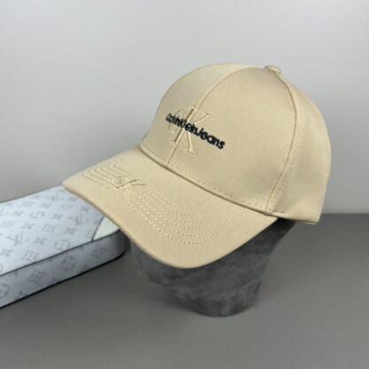 Calvin Kleinf stylish all-match baseball cap - Image 2