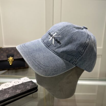 Calvin Kleinf stylish all-match baseball cap - Image 2