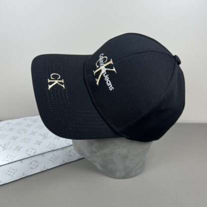 Calvin Kleinf stylish all-match baseball cap - Image 2