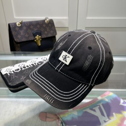 Calvin Kleinf stylish all-match baseball cap - Image 2