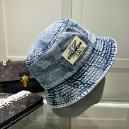 Calvin Kleinf stylish bucket hat - Image 2