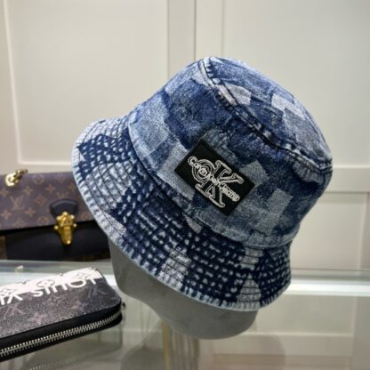 Calvin Kleinf stylish bucket hat - Image 2