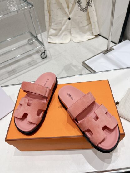 Hermès Spring and Summer New Pink Comfort Slippers - Image 2