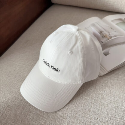 Calvin Kleinf casual all-match baseball cap - Image 2
