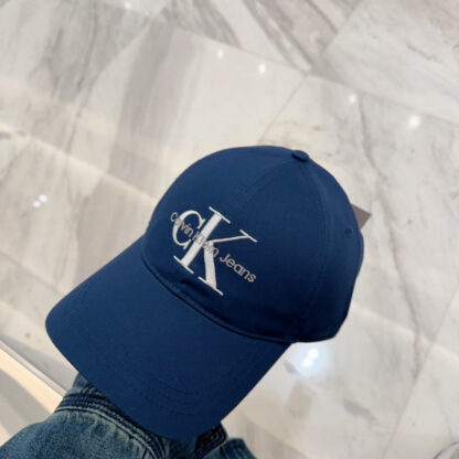 Calvin Kleinf casual all-match baseball cap - Image 2