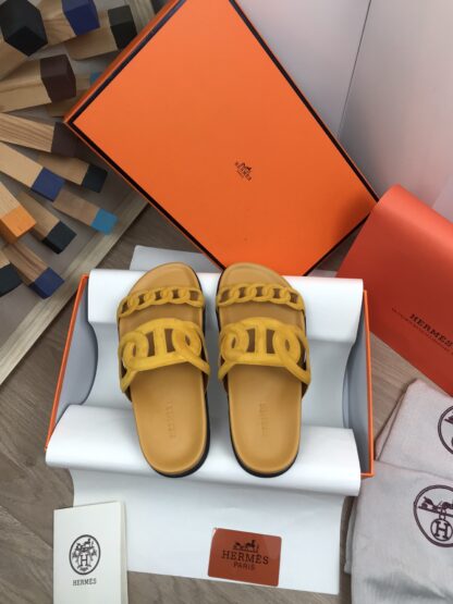 Hermès new yellow-brown leather slippers for spring and summer - Image 2