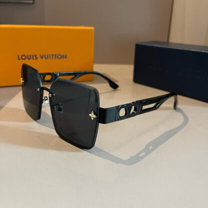 LOUIS VUITTON Fashion Sunglasses - Image 3