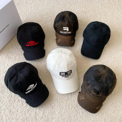Balenciaga new couple's versatile cap - Image 2