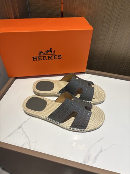 Hermes grey comfortable all-match non-slip breathable casual slippers - Image 2