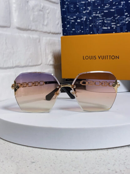 LOUIS VUITTON Fashion Sunglasses - Image 3