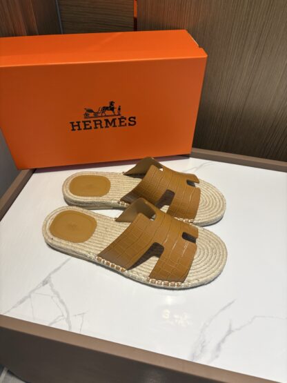 Hermes big yellow comfortable all-match non-slip breathable casual slippers - Image 2