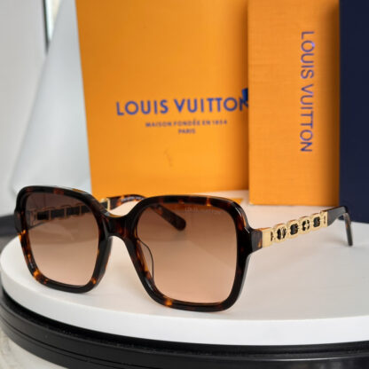 LOUIS VUITTON Fashion Sunglasses - Image 3