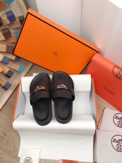 Hermès Spring and Summer New Comfortable Black Silver Buckle Slippers - Image 2