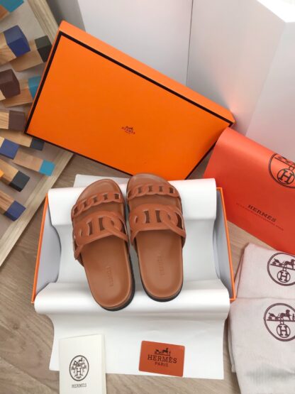 Hermes dark brown spring and summer new charm slippers - Image 2
