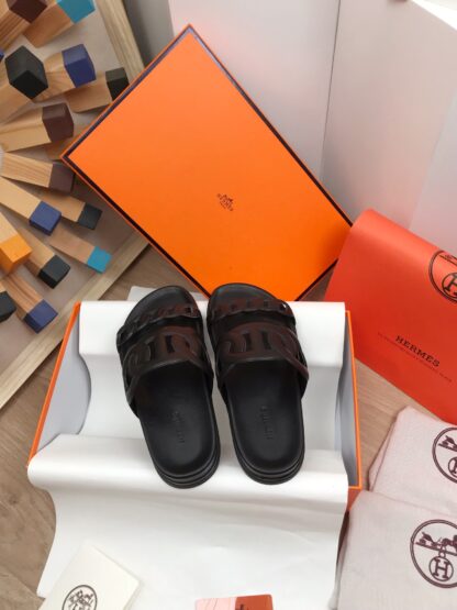 Hermès black new spring and summer charm slippers - Image 2