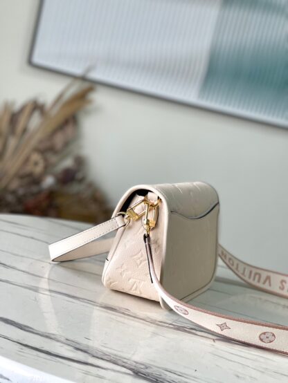 Louis Vuitton Diane handbag - Image 2