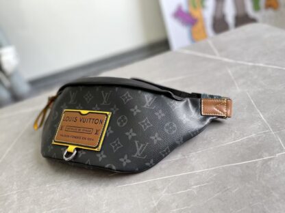Louis Vuitton M45220 Discovery Waist Bag - Image 2