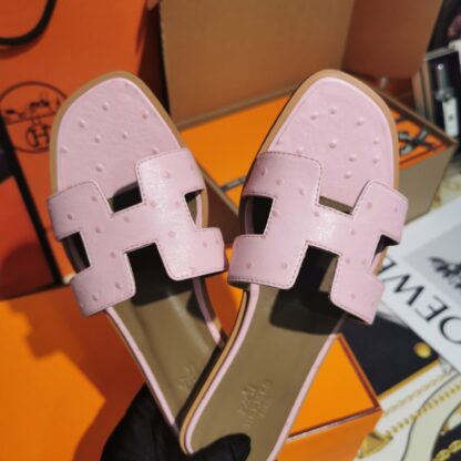 Hermès pink ostrich pattern handmade leather slippers - Image 2