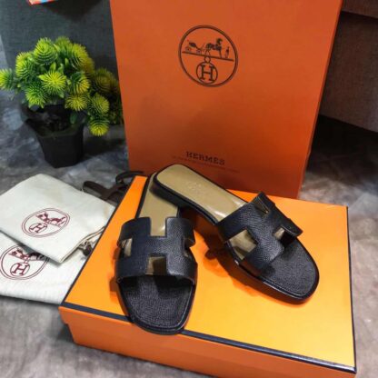 Hermès black palm print handmade leather slippers - Image 2