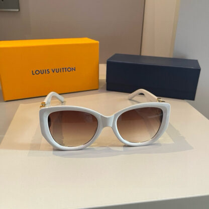 LOUIS VUITTON Fashion Sunglasses - Image 3