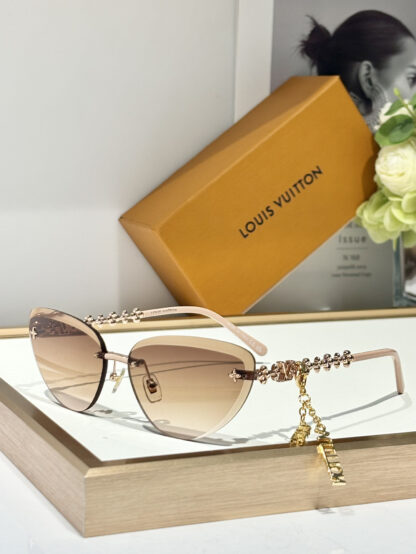 LOUIS VUITTON Fashion Sunglasses - Image 3