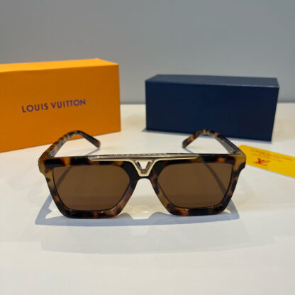 LOUIS VUITTON Fashion Sunglasses - Image 3