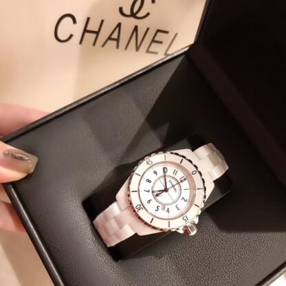 Chanel exquisite women's watches - Image 3