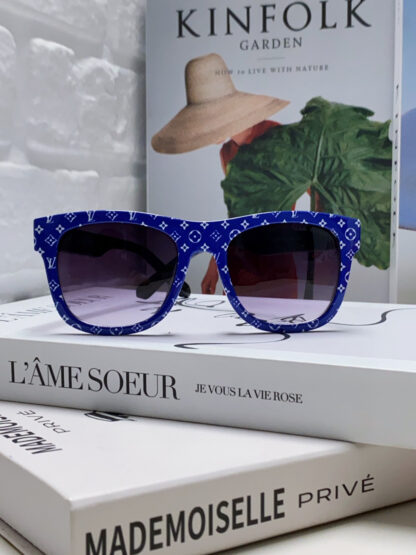 LOUIS VUITTON Fashion Sunglasses - Image 3