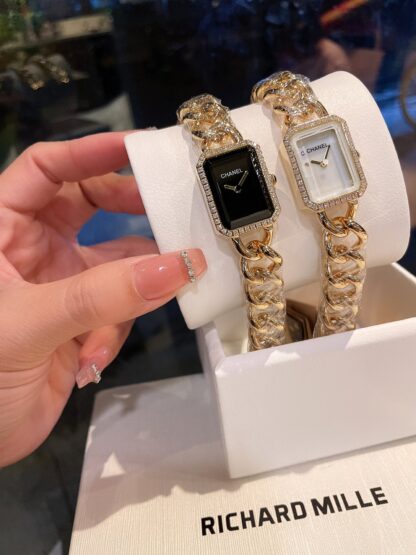 Chanel stylish and exquisite women's watches