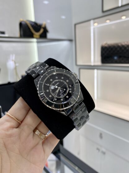 Chanel stylish and exquisite watches - Image 3