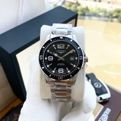 Longines Conquest series men's watch - Image 3
