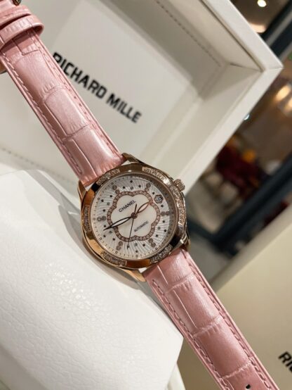 Chanel exquisite women's watch - Image 3