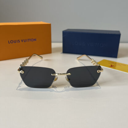 LOUIS VUITTON Fashion Sunglasses - Image 3