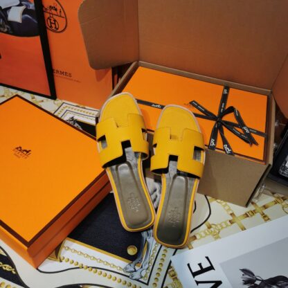 Hermès Large Yellow Palm Pattern Cowhide Handmade Slippers - Image 2